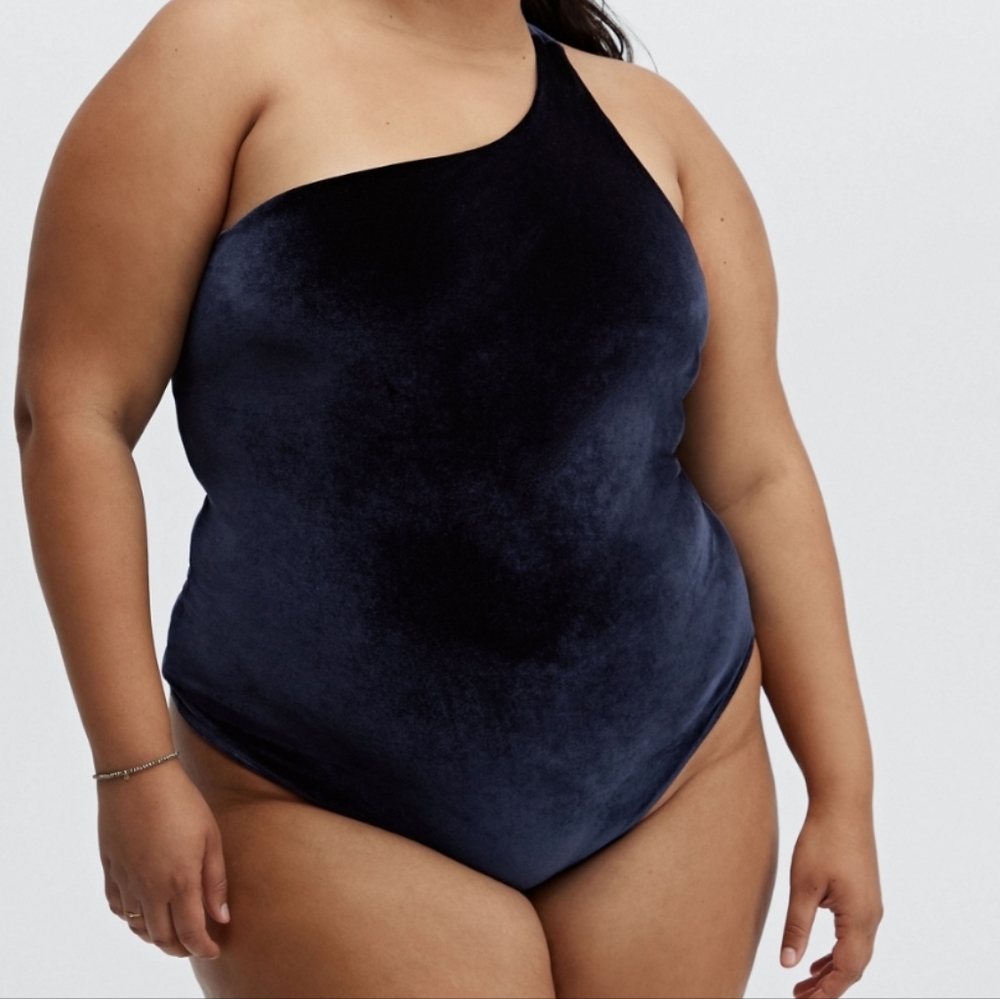 FABLETICS: NWT Gigi Velour Bodysuit